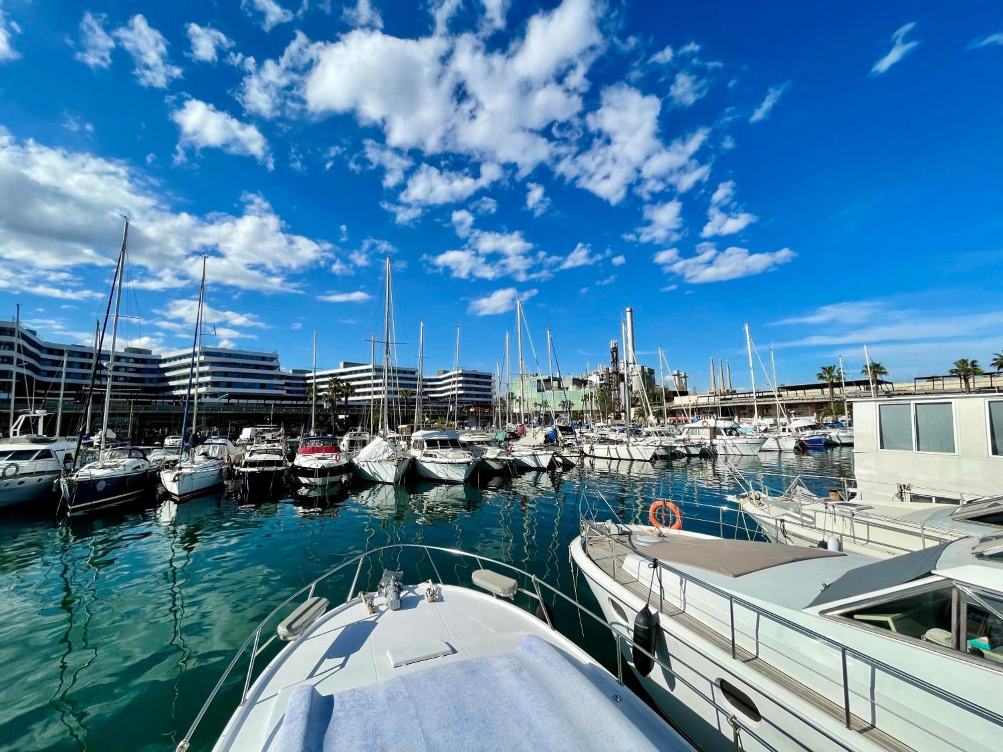 Barco Amplio Con 2 Camarotes / Comfy Boat With 2 Bedrooms - Barcelona Exterior photo