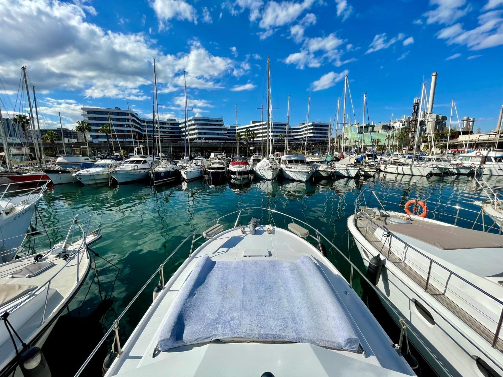 Barco Amplio Con 2 Camarotes / Comfy Boat With 2 Bedrooms - Barcelona Exterior photo